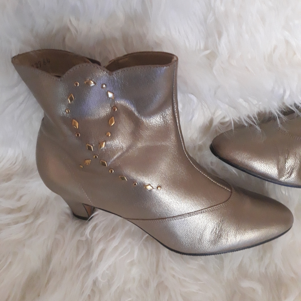 California Magdesians booties  so so light!!